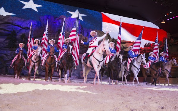 Dolly Parton's Stampede