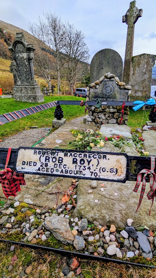 Grave of Rob Roy MacGregor