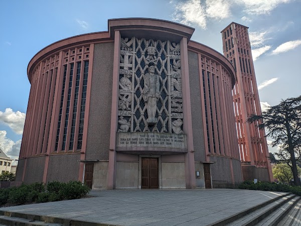 Église catholique Saint-Pierre à Yvetot 5