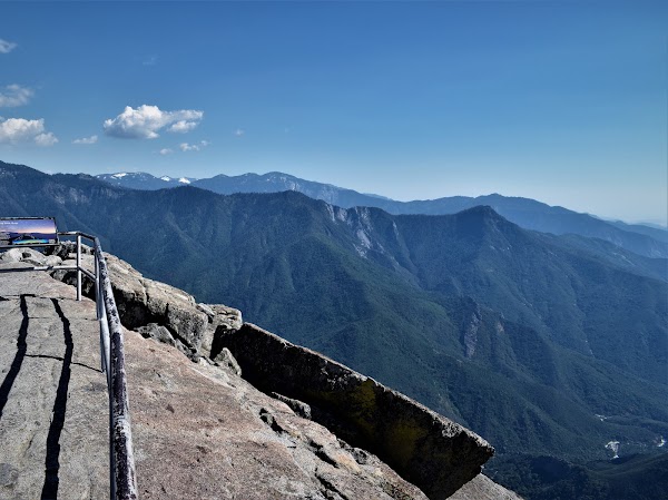 Moro Rock Trail 2