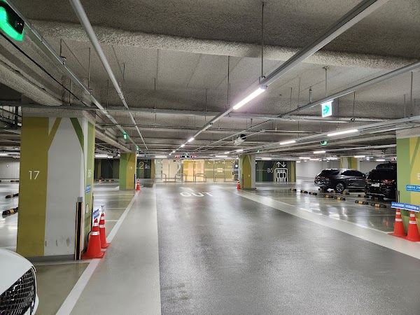 GranSeoul Parking Lot
