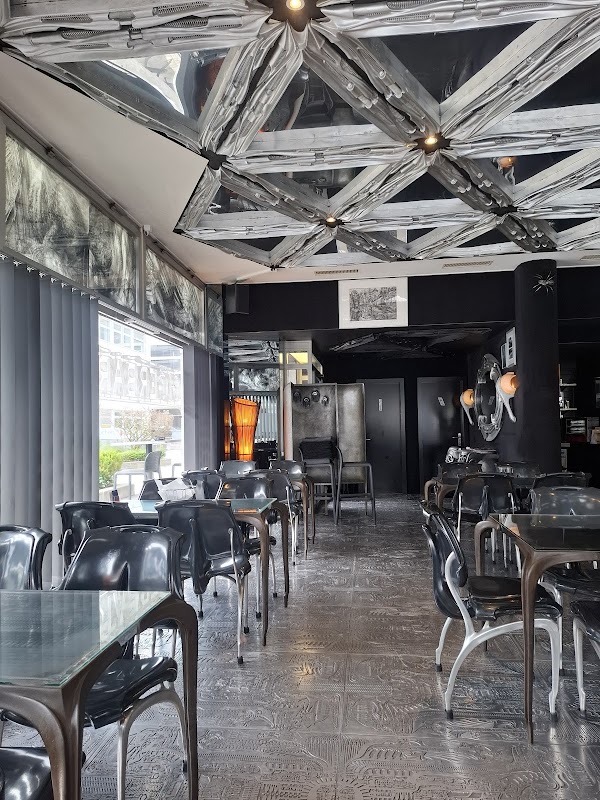 Giger-Bar 2