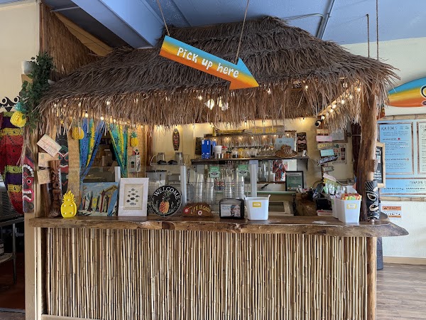 Makani’s Magic Pineapple Shack