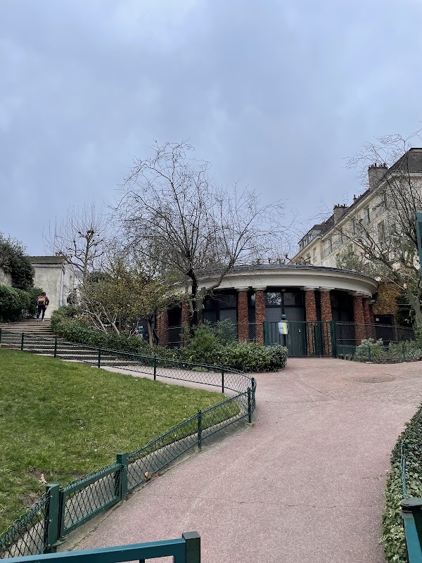 Square Suzanne Buisson 2