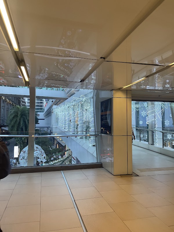 BTS Chidlom Station (Exit 2) 3