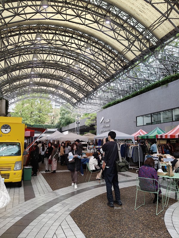 Akasaka Antique Market in Ark Hills 4