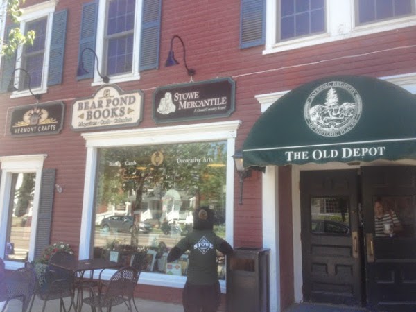 Bear Pond Books Store 3