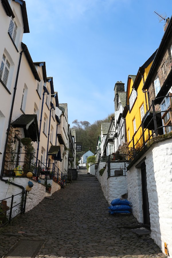 Clovelly 4