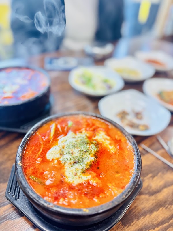 Choi Ilsun's Jjampong Spicy Tofu Soup 5