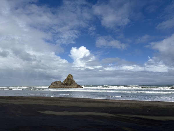 Karekare Beach