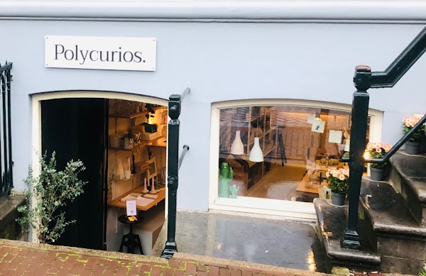 Polycurios