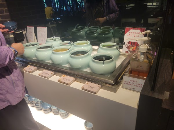 Top One Pot Xinyi Restaurant 2