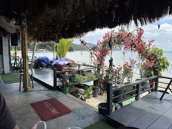 Frandy Beach Bar & Restaurant 5