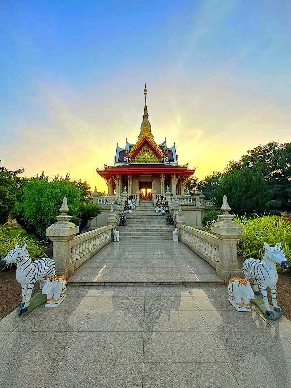 Nong Khai Lak Muang Shrine 1
