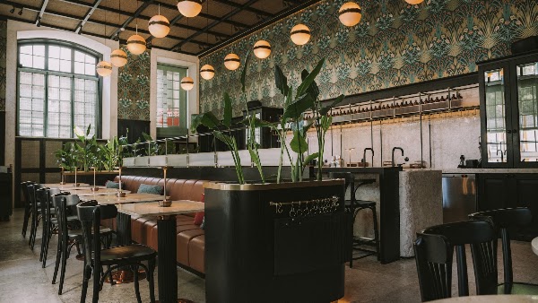 18.68 Cocktail Boutique