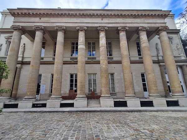 Italian Cultural Institute 5