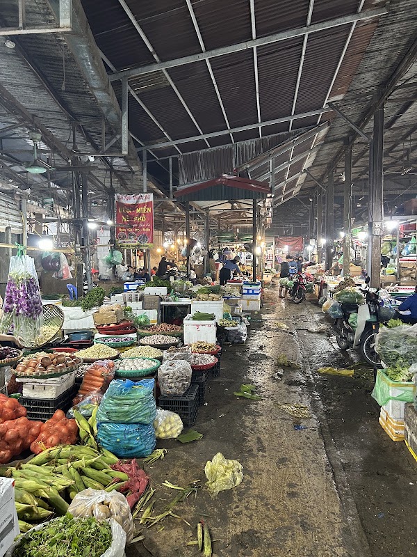 Long Bien Market 5