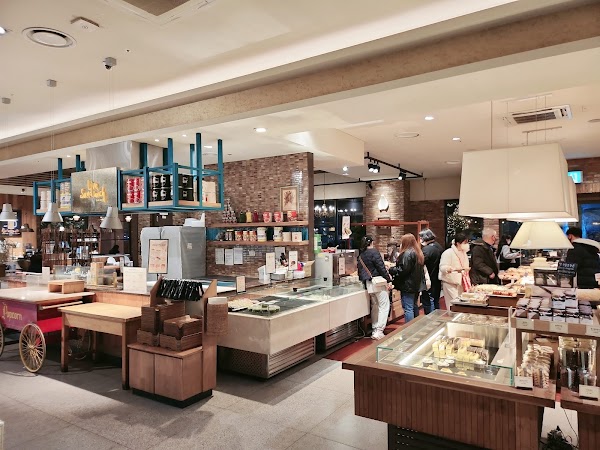 Lotte Department Store 4