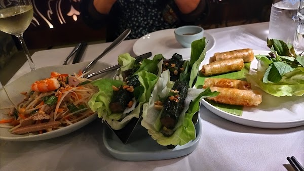 Hoa Túc Saigon 3