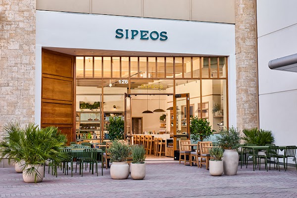 Sipeos Café & Bar 1