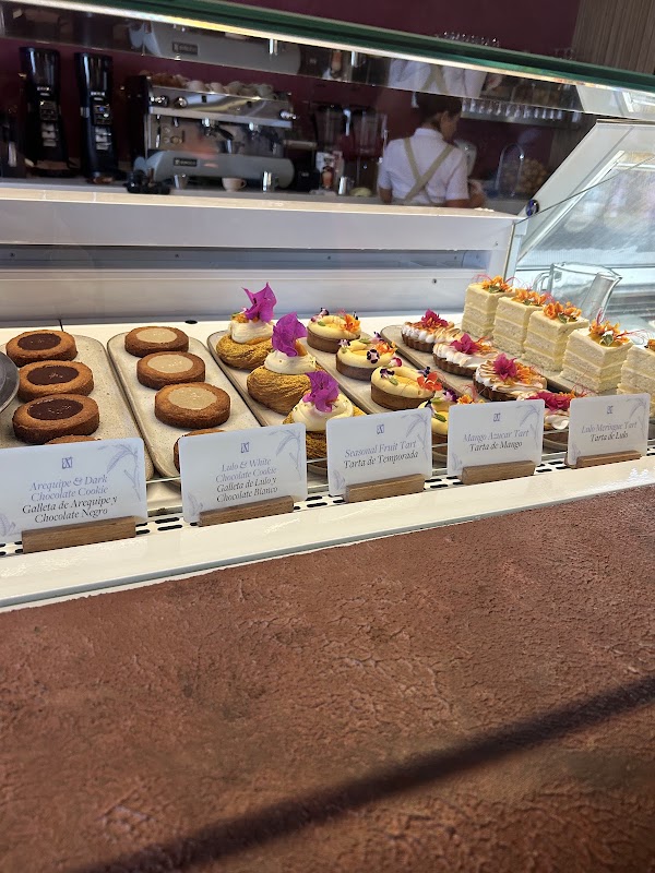 Nía Bakery Coffee Shop & Cocktails 2