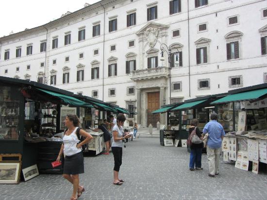 Mercato Antiquario Piazza Borghese