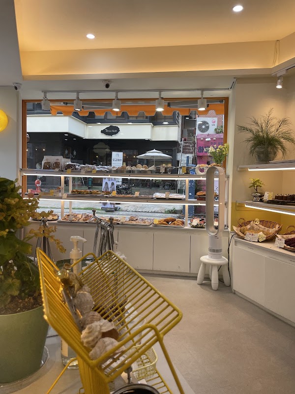 Lily Bakery