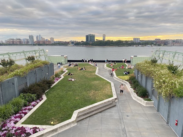 Pier 57 Rooftop Park 3