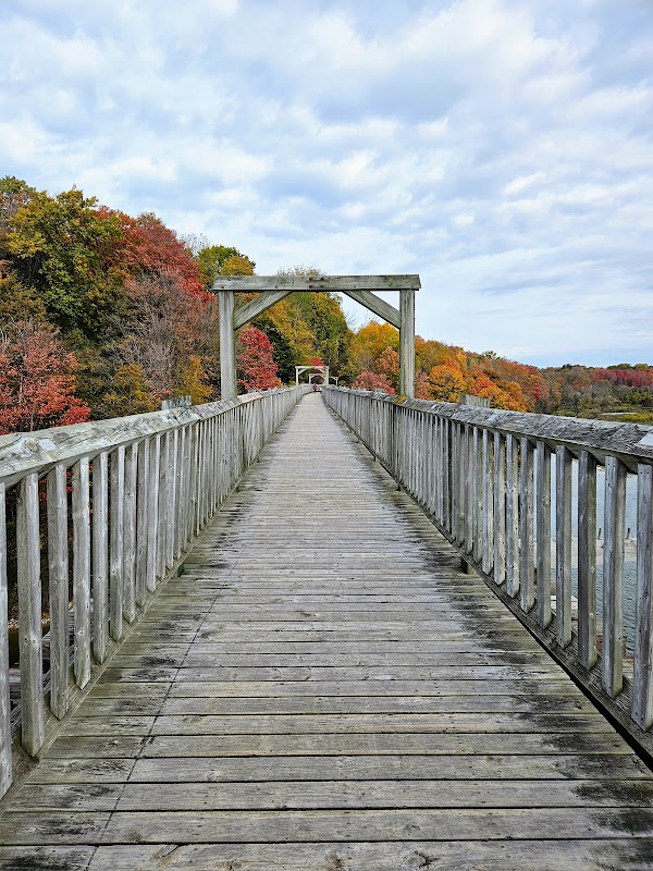 Menesetung Bridge