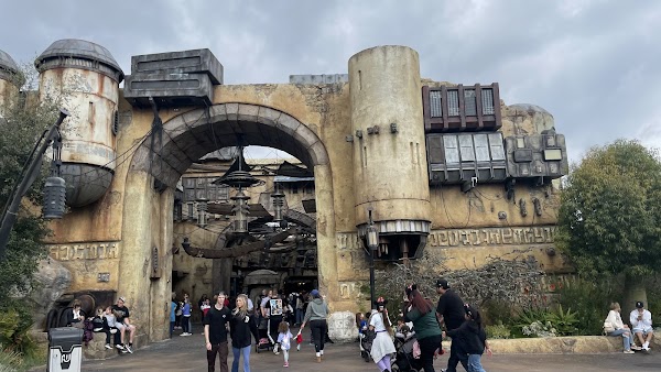 Star Wars: Galaxy's Edge 4