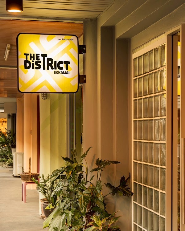 The District Hostel Ekkamai