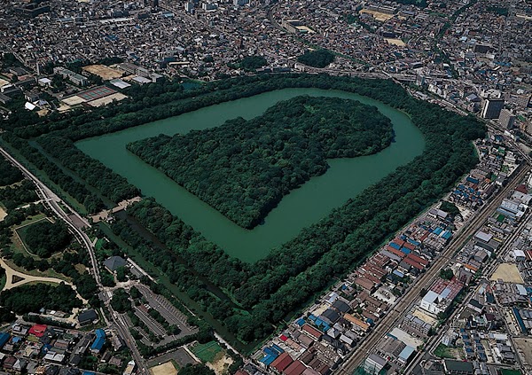 Daisen-ryo Kofun (Tomb of Emperor Nintoku)