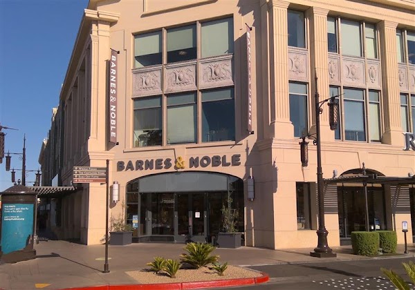 Barnes & Noble 1