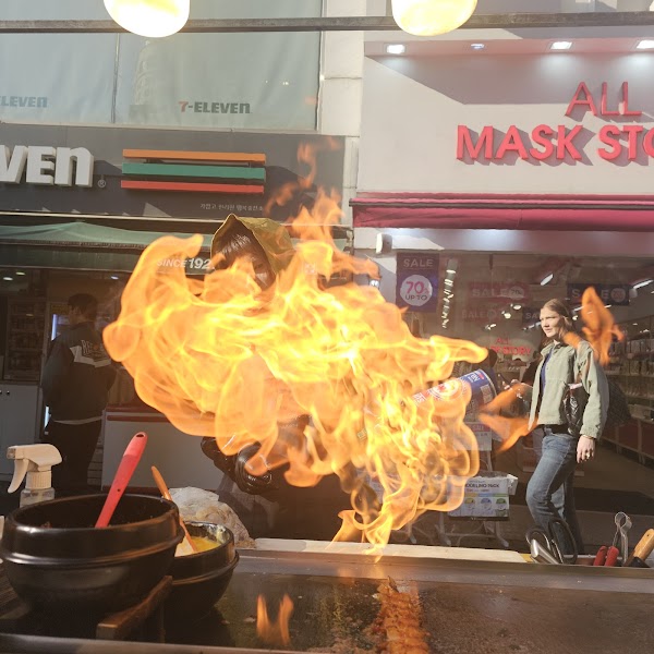 ZARA Myeong-dong Noon Square Flagship Store 4
