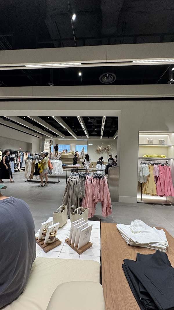 ZARA Myeong-dong Noon Square Flagship Store 3