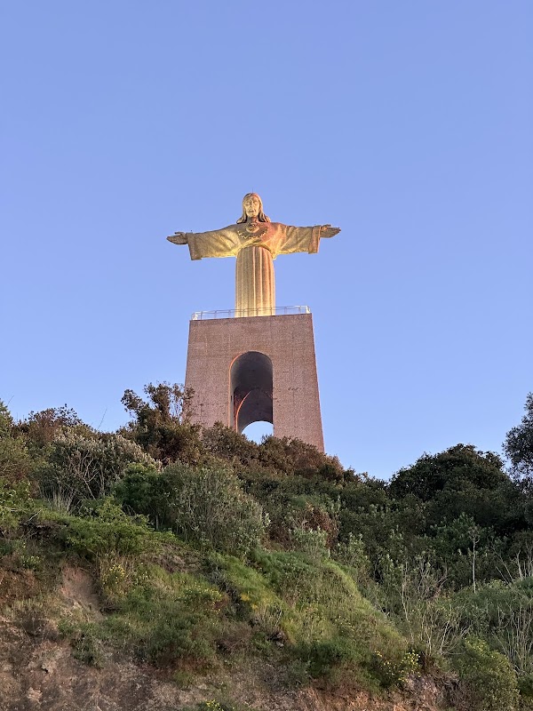 Caminho do Miradouro do Santuário do Cristo Rei 4