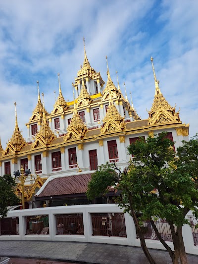 Ratchanatdaram Worawihan Temple (Loha Prasat)