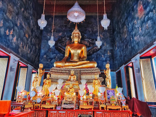 Ratchanatdaram Worawihan Temple (Loha Prasat) 4