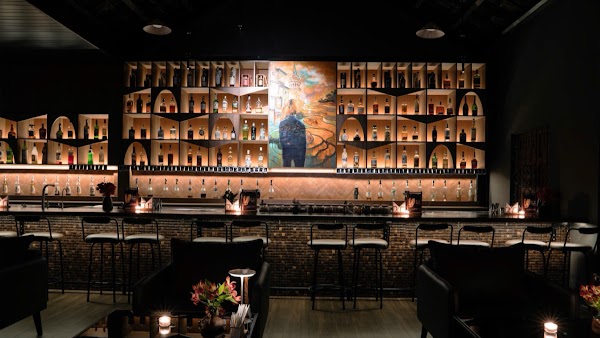 Vấn Cocktail Bar 1
