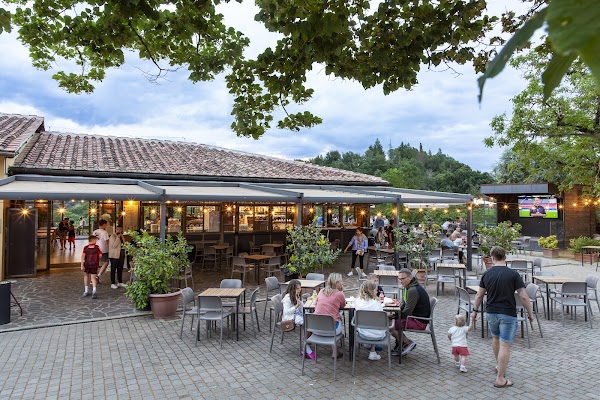 hu Norcenni Girasole village
