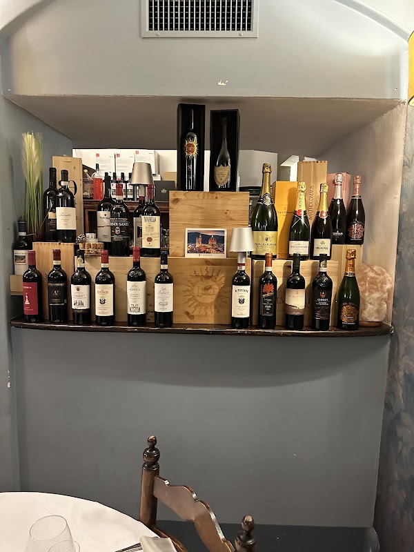 Cantina De' Pucci (Restaurant & Wine Window / Buchetta del Vino) 2