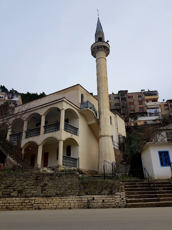 Poliçan 1