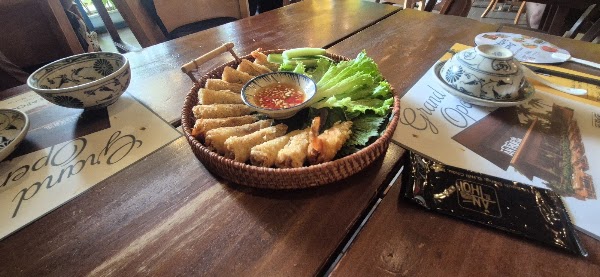 Ăn Thôi Restaurant 4