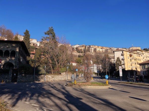 Viale Papa Giovanni XXIII 5