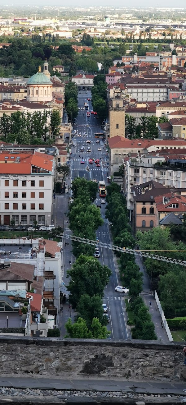Viale Papa Giovanni XXIII 4