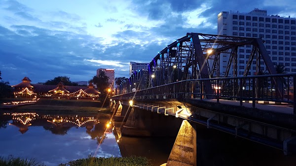 Khua Lek (Iron Bridge)