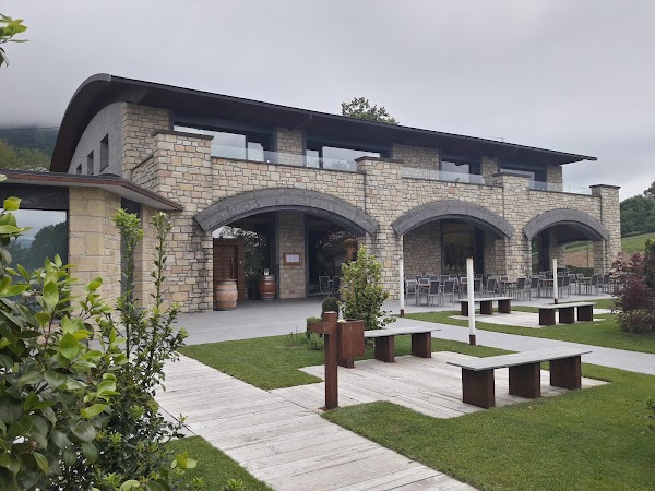 Hiruzta Bodega - TABERNA ABRE DE MIÉRCOLES A DOMINGO 5