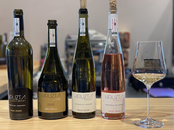 Hiruzta Bodega - TABERNA ABRE DE MIÉRCOLES A DOMINGO 4