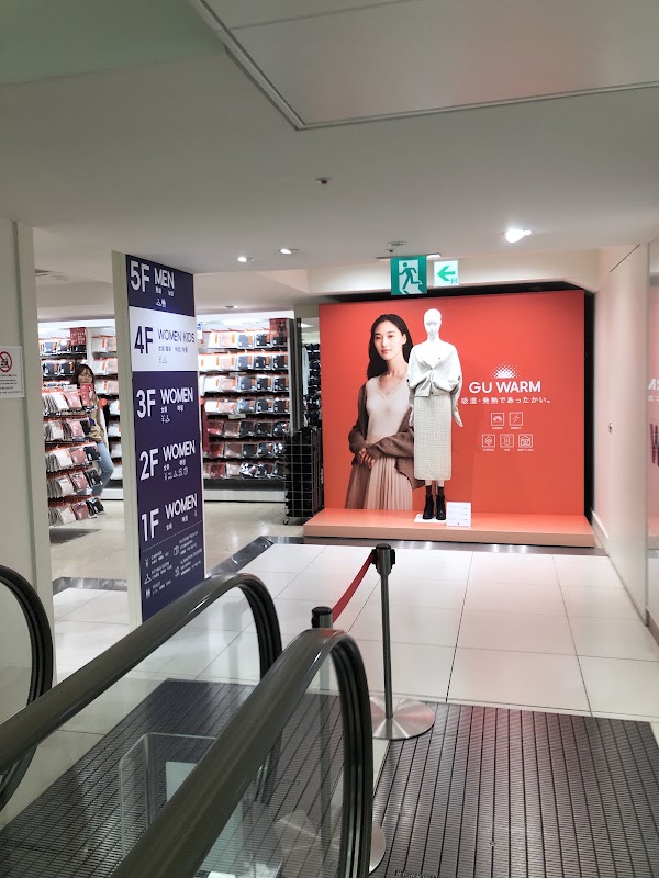 GU Ginza Store 3