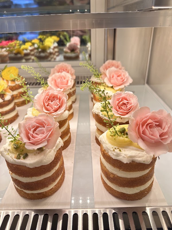 HINAR Dessert Bar & Café 5